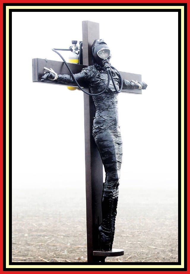 bdsmcrucified..jpg